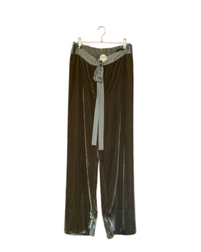 Archie Pant in olive tone, lightweight relaxed fit with soft elastic waist, casual sophistication – 20% off storewide sale